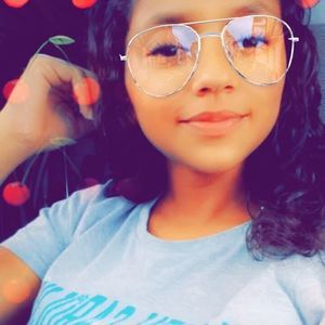 Meet your Posher, Daniela